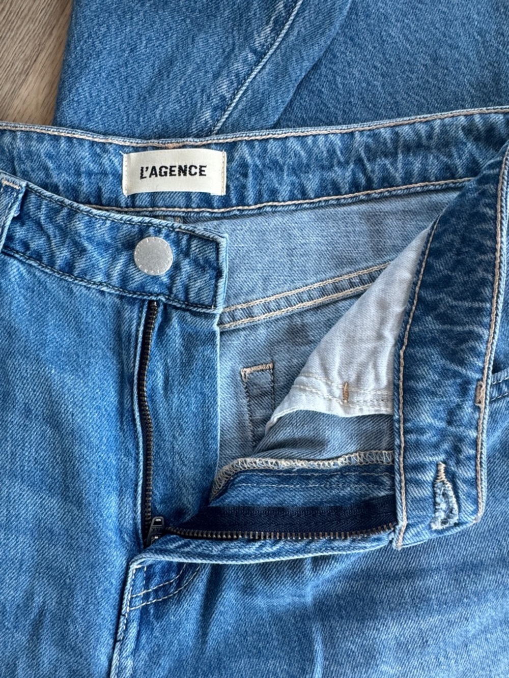 L'AGENCE Quincy Wide Leg Jeans - Picture 5 of 6
